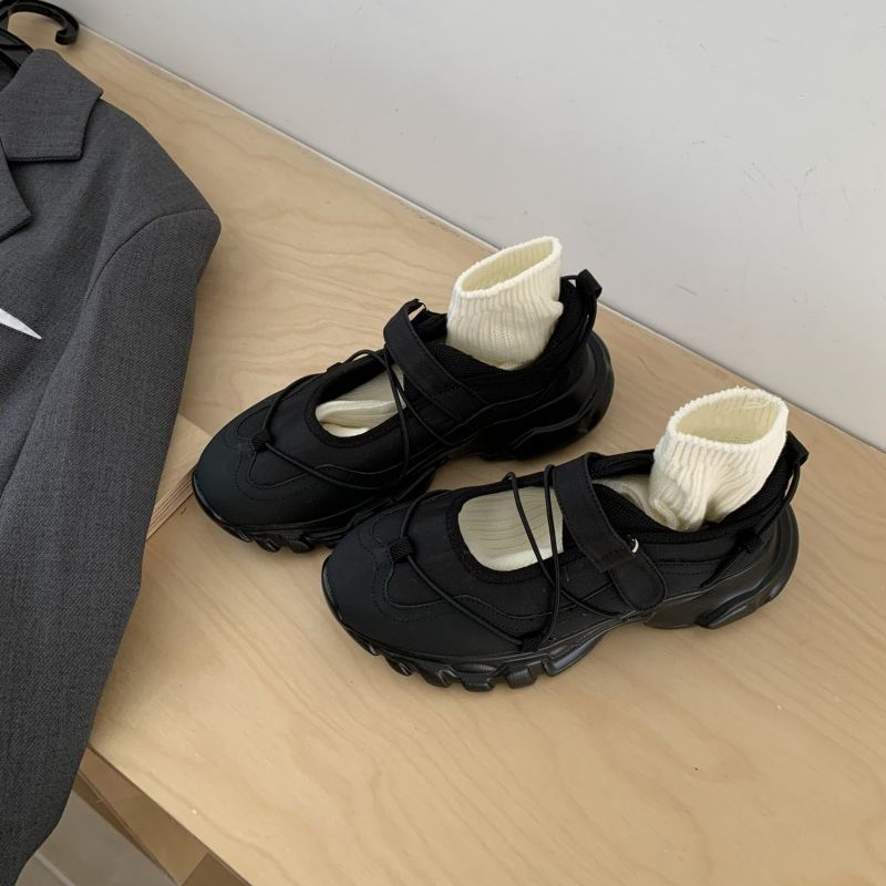 أحذية ماري جين رياضية ذات نعل  - مراجعة Sneaker Care وسعره